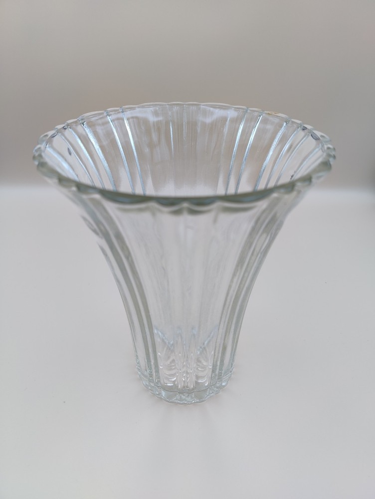 Anchor Hocking Tulip Ribbed Clear 7" Vase