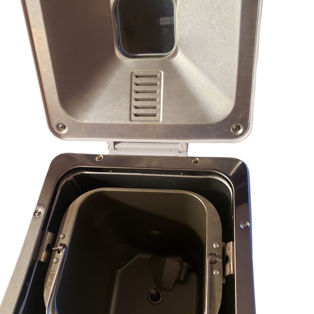 OSTER 5815 Deluxe White Automatic Bread Maker Baker Machine W/ 2 Paddles