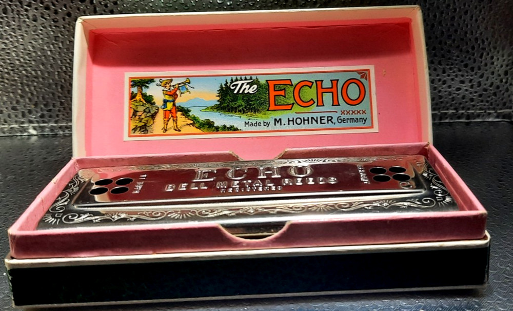 M. Hohner “The Echo” Double Reed Harp Harmonica Notes C & G with Original Box