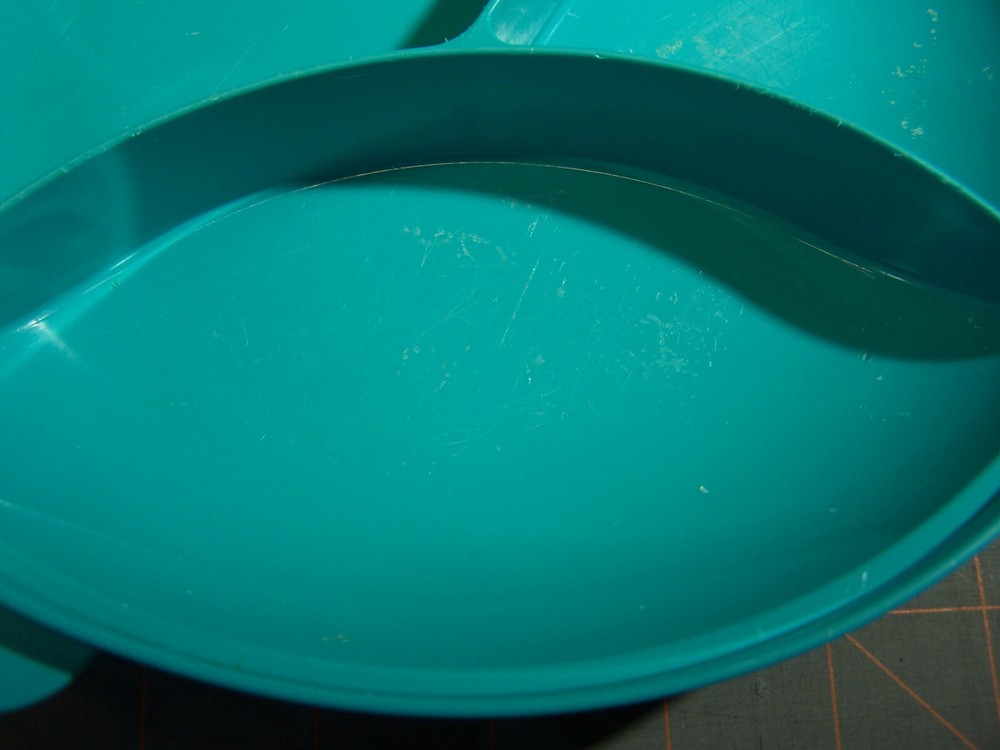 Tupperware 2604 Teal Divided Microwave Dish & White Lid