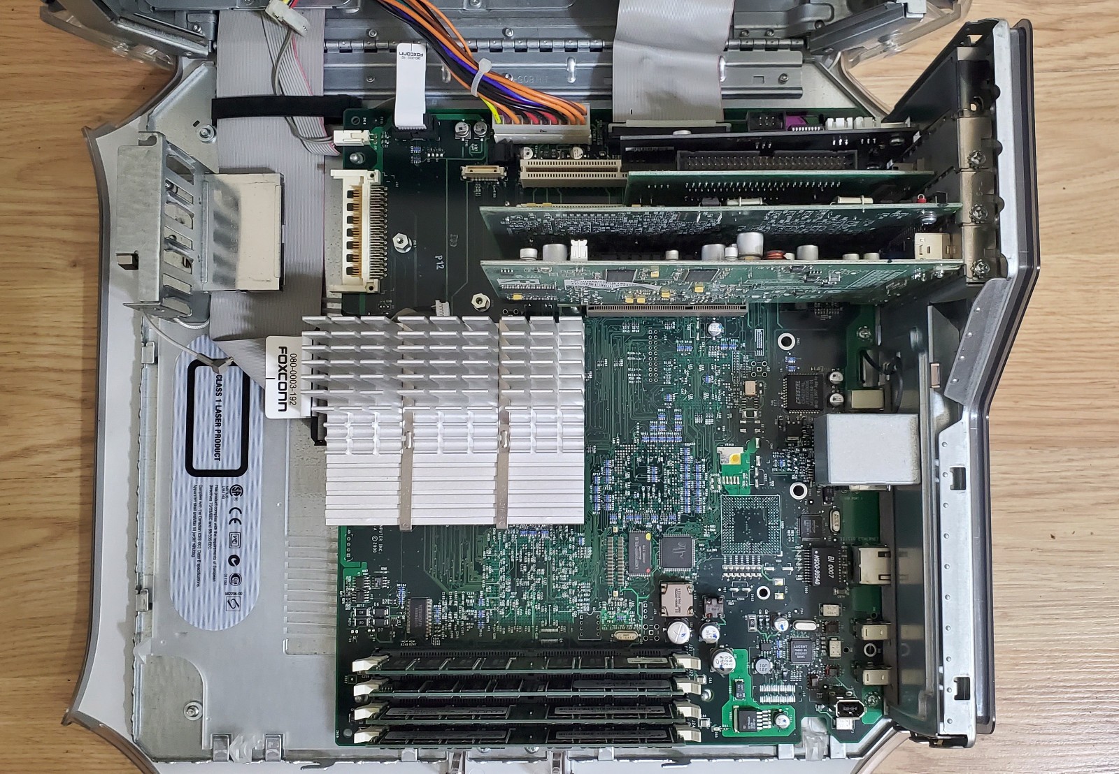 Apple Power Mac G4 2001 500MHz 1GB RAM Radeon 8500 RAID SCSI No HDD No OS