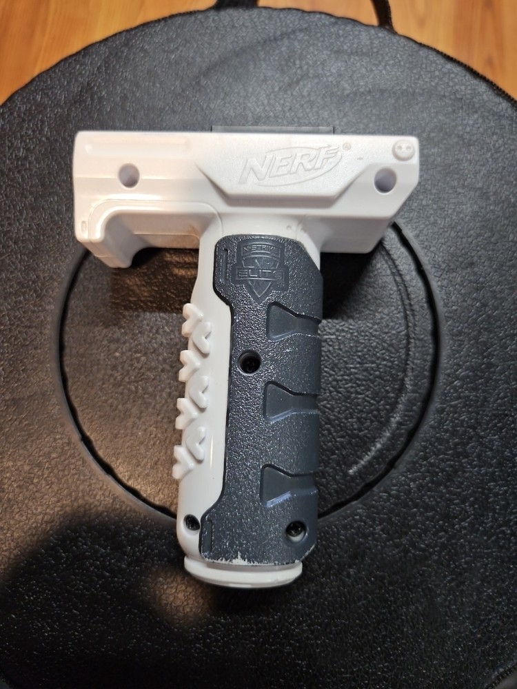NERF N-Strike Retaliator Grip (white/grey)