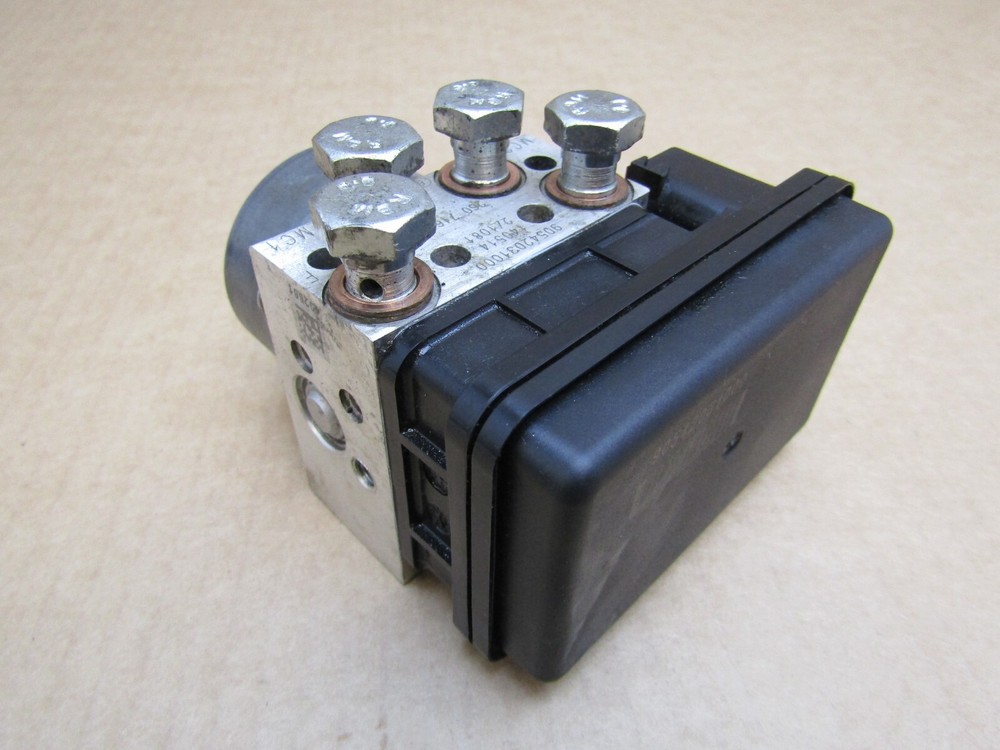KTM RC 125 2016 8,087 miles ABS control unit module (13845)