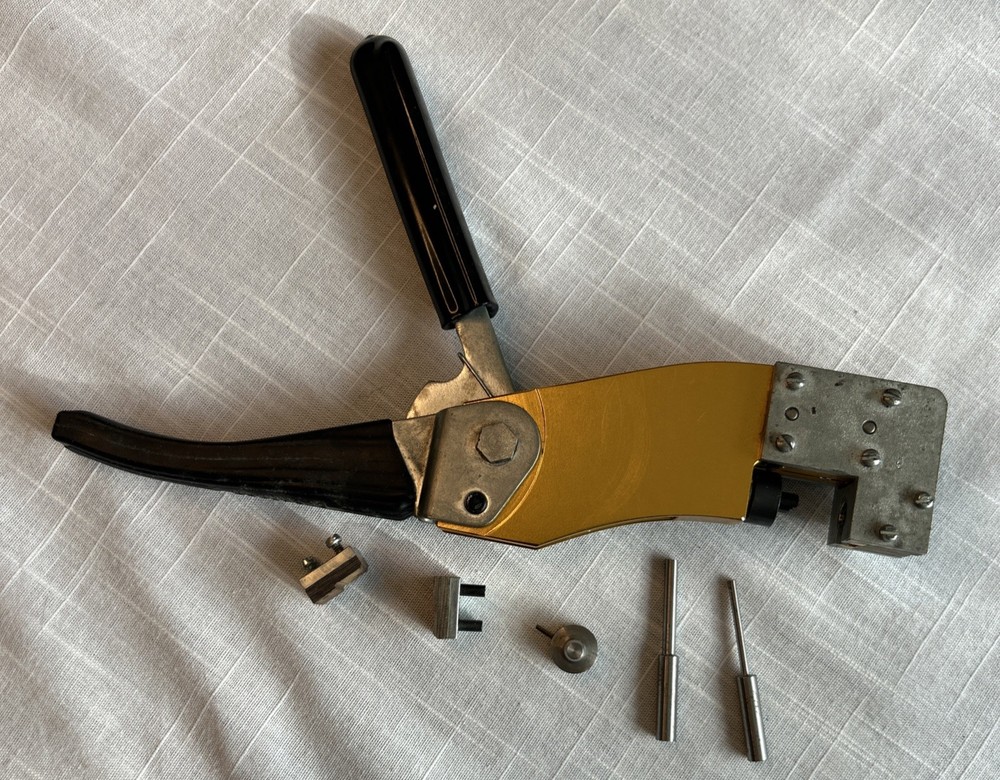 Sealectro 050-000-0130-000 Quick Assembly Solderless SMA Tool Kit