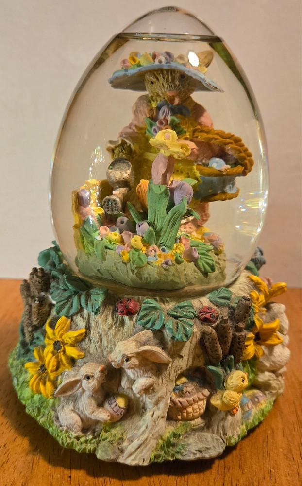 1994 SPRING Water Globe Music box "Easter Parade" Easter Bunny Egg-shaped