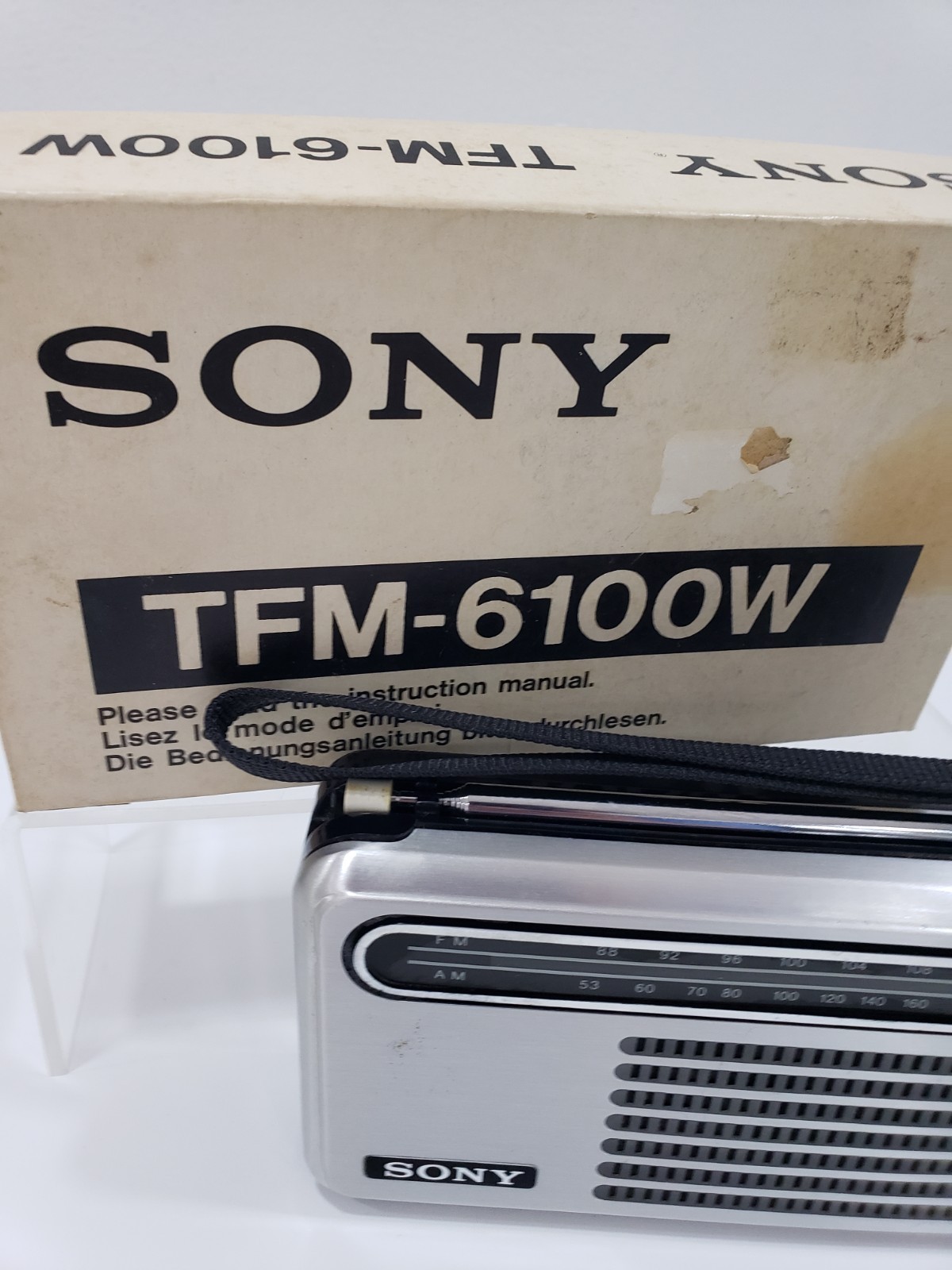 Vintage Sony radio TFM6100W NOT tested with original box Am/Fm