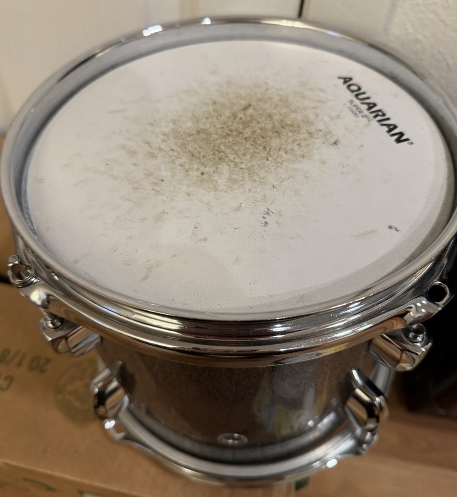 PEARL EXPORT 8 INCH RACK TOM SILVER GOOD CONDITION DRUM *INCLUDES SOFT CASE*