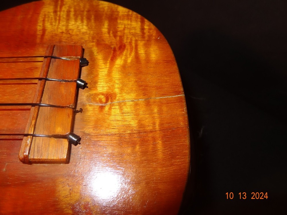 Nice Antique Leonardo Nunes Soprano Ukulele