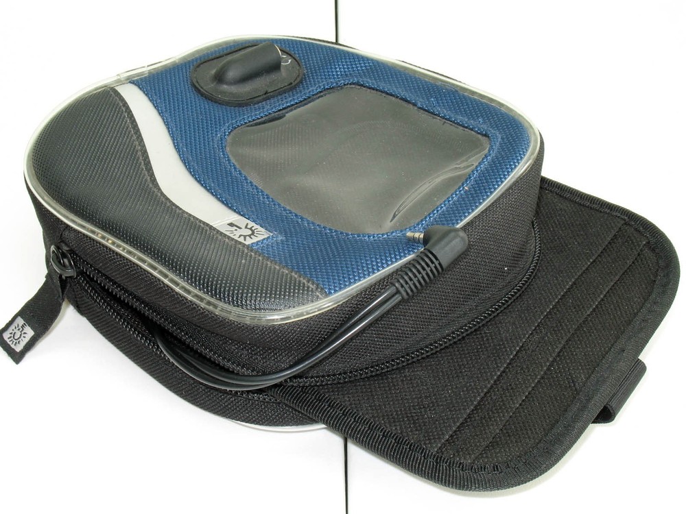 Case Logic CD Player Soft Case w/integral 3.5mm Jack