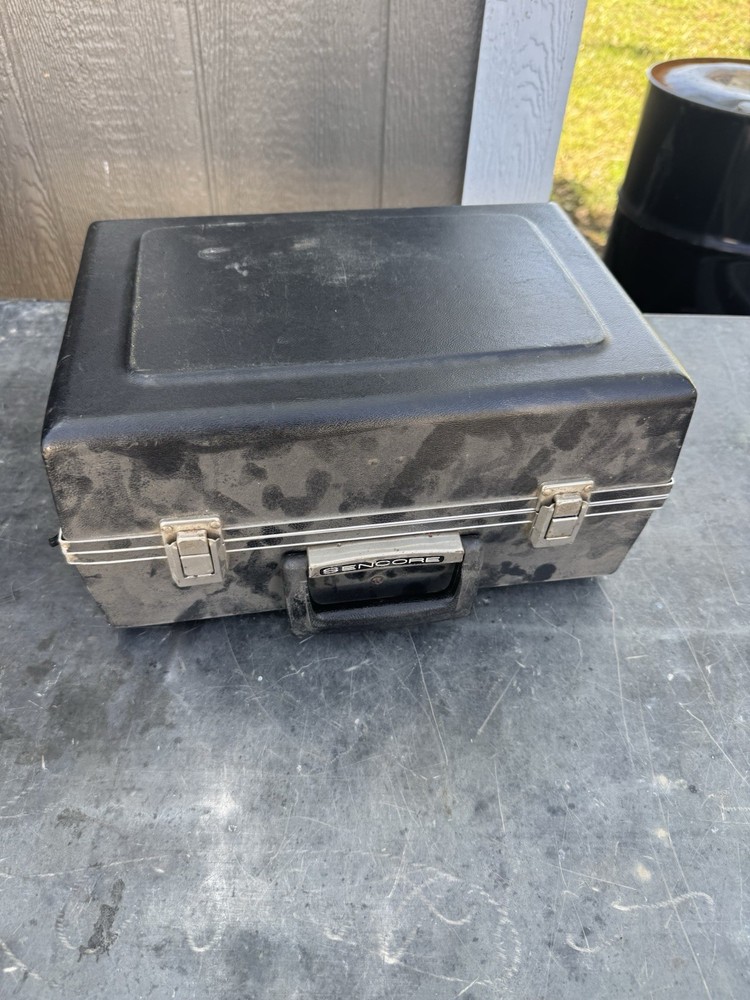 Sencore CR70 Beam Builder CRT Analyzer & Restorer w/Manual Powers On Untested