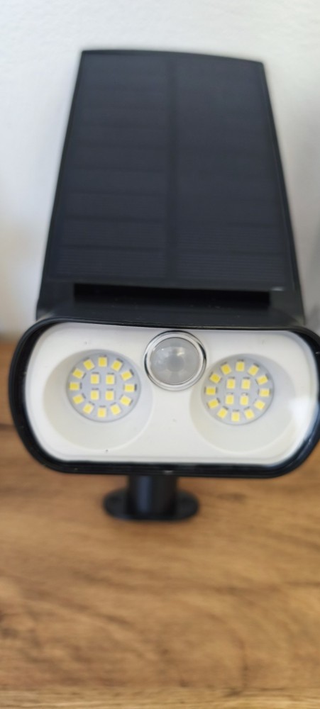 Outdoor LED spotlight light - solar panel - motion sensor IP65 6500k