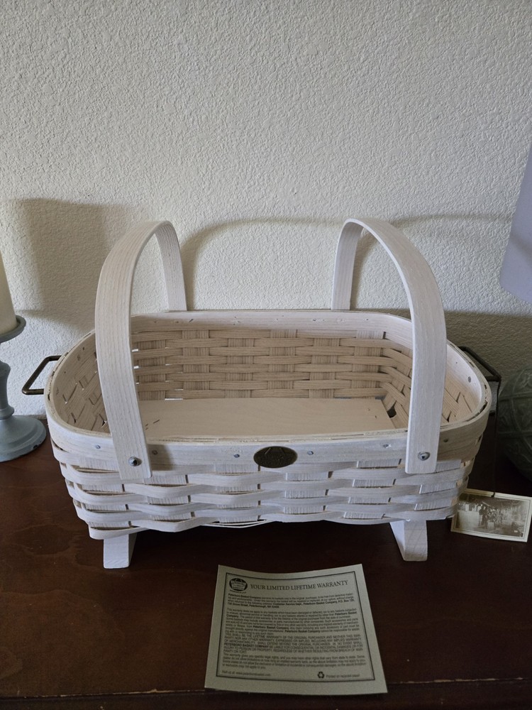 Peterboro Server Basket White With Star Liner