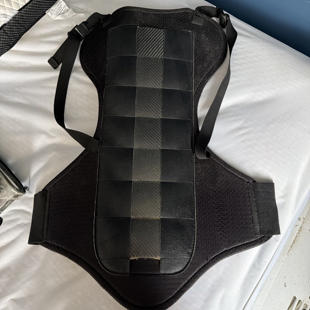 Bohn Body Armor Carbon Back Protector. Black