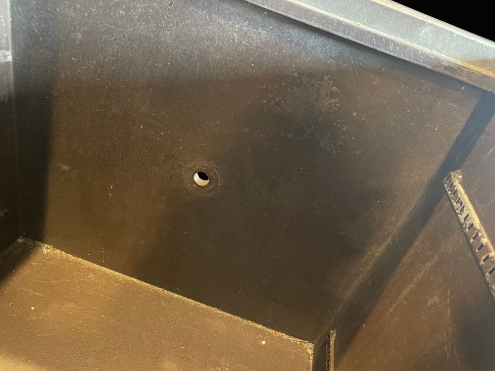 Commercial Gary Safe, Boltable, Drop Box, Adjustable Shelves Solid 1" Steel Used