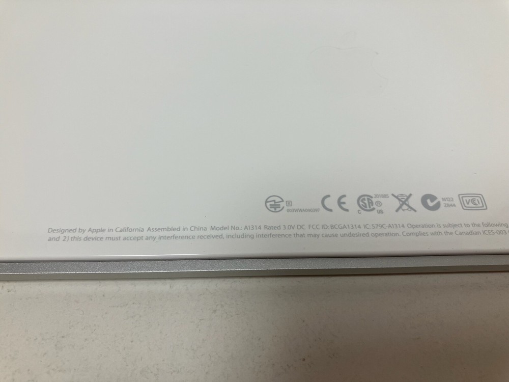 Apple Wireless Keyboard A1314 4th Generation MC184LL/B