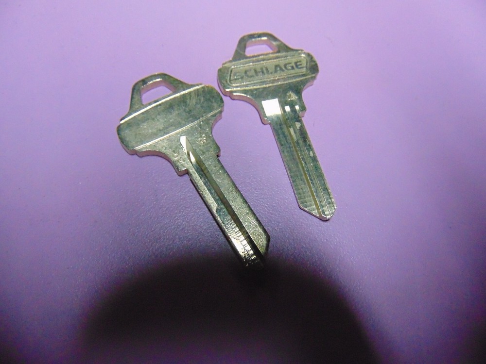 2 KEYS EVEREST SCHLAGE C145 KEYS UNCUT LOCKSMITH