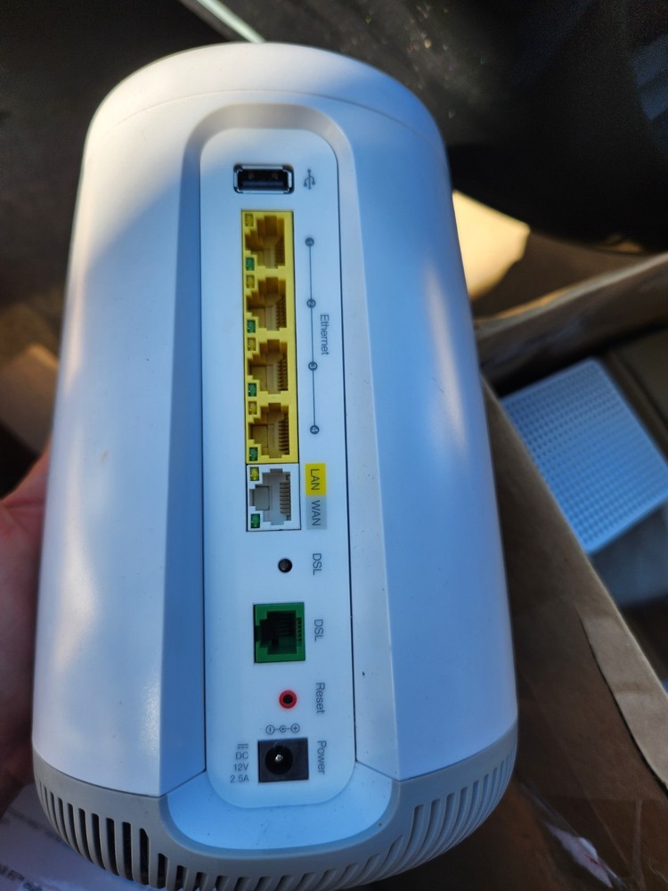 Centurylink Modem ROUTER  - MODEL : C4000LG