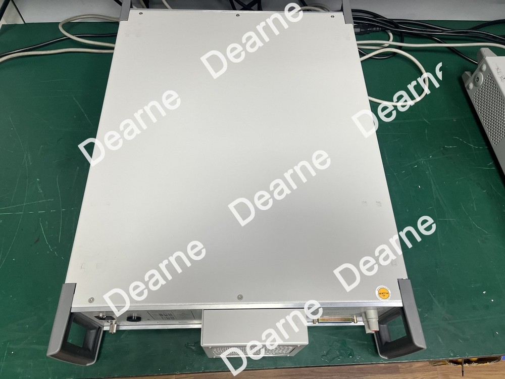 1PCS Fluke 5725A Multifunction Calibrator