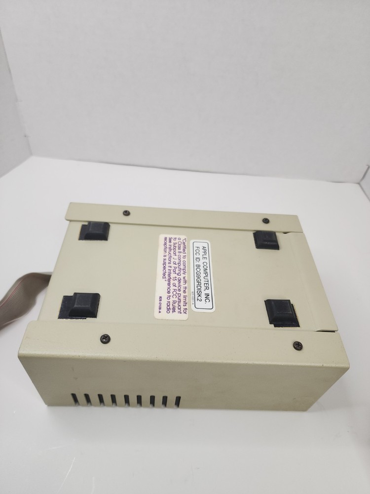 Vintage Apple IIe A2S2064 Computer w/ 2 Disk Drives Powers On