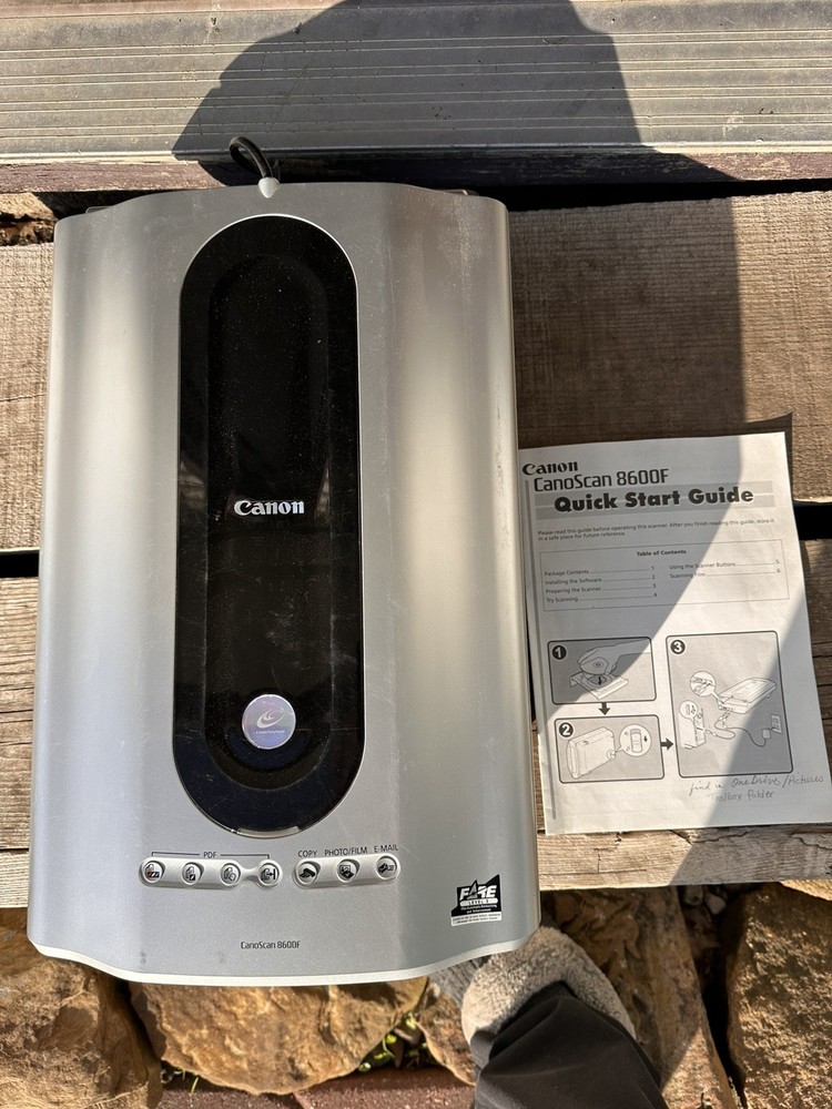 Canon CanoScan 8600F Flatbed Portable *no cords* UNTESTED