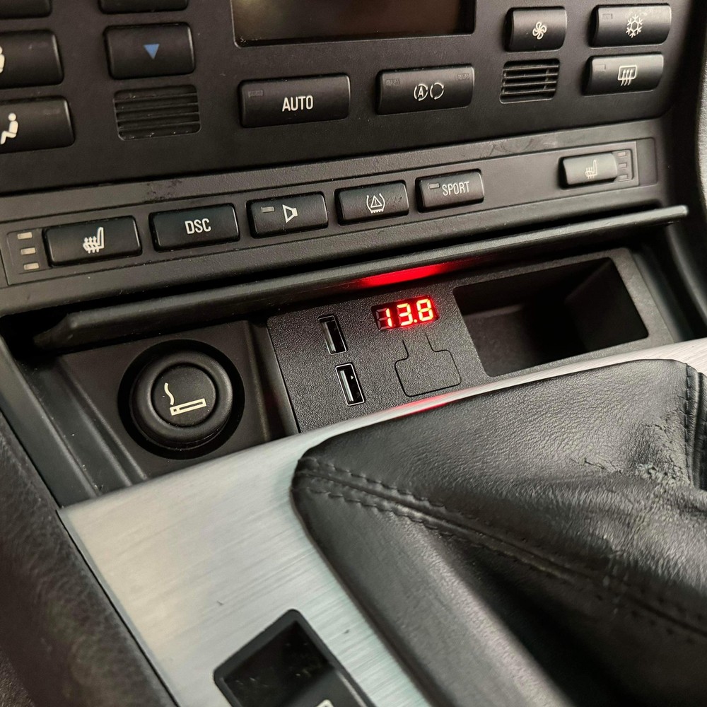 E46 Ashtray + Quick Charge USB Port