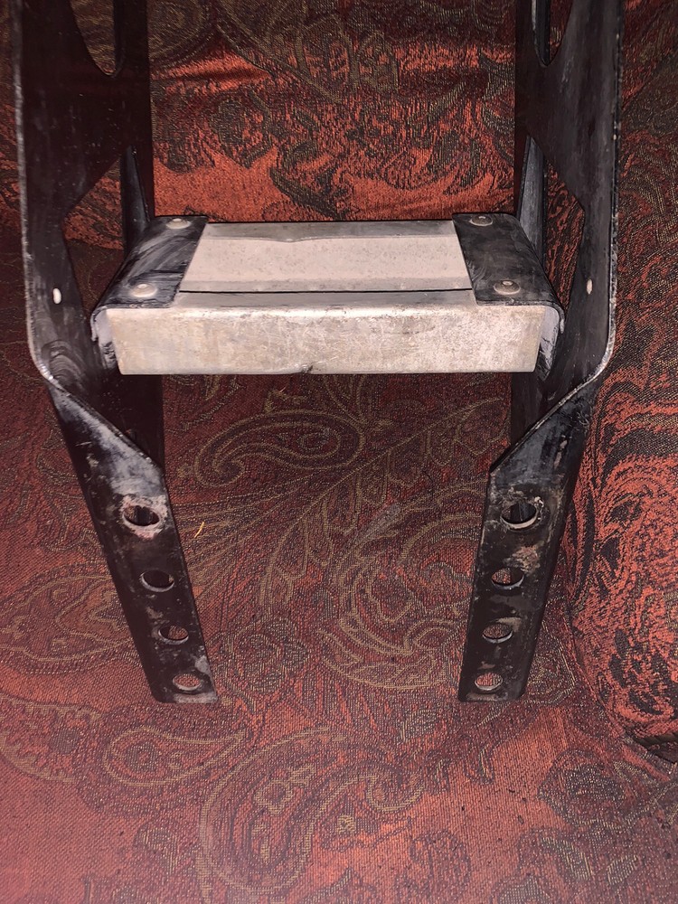Heavy Duty Frame Mounted Step - International