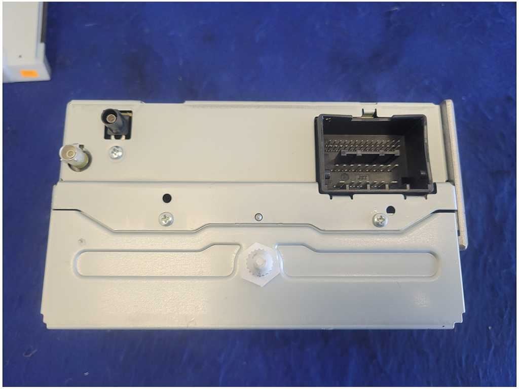 2011 Chevrolet Camaro SS Audio Info Screen Receiver Radio Face Plate 2811