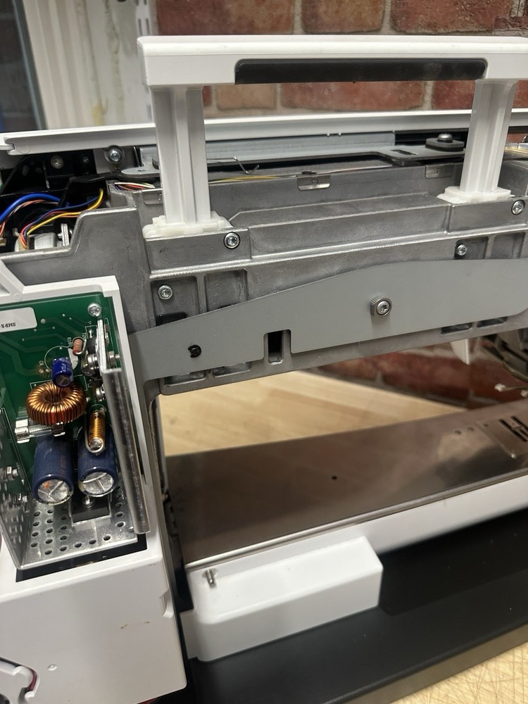 Bernina 820 Computerized Sewing Machine For Parts Only(read)