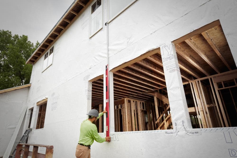 Milwaukee 6.5' - 12' Redstick Expandable Level