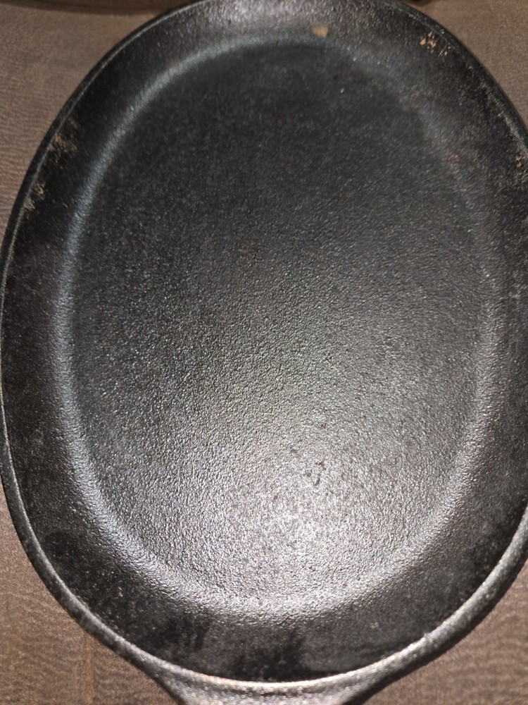 Vintage Valor Oval Skillet