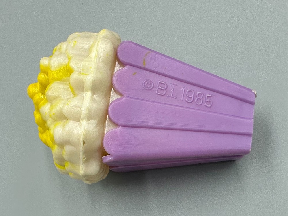 1985 Full Sealed POPCORN Vintage CANDY CONTAINER Bee International