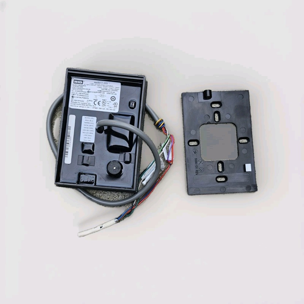 HID multiCLASS RPK40C Smart Card Reader With Keypad - 6136GN0000009