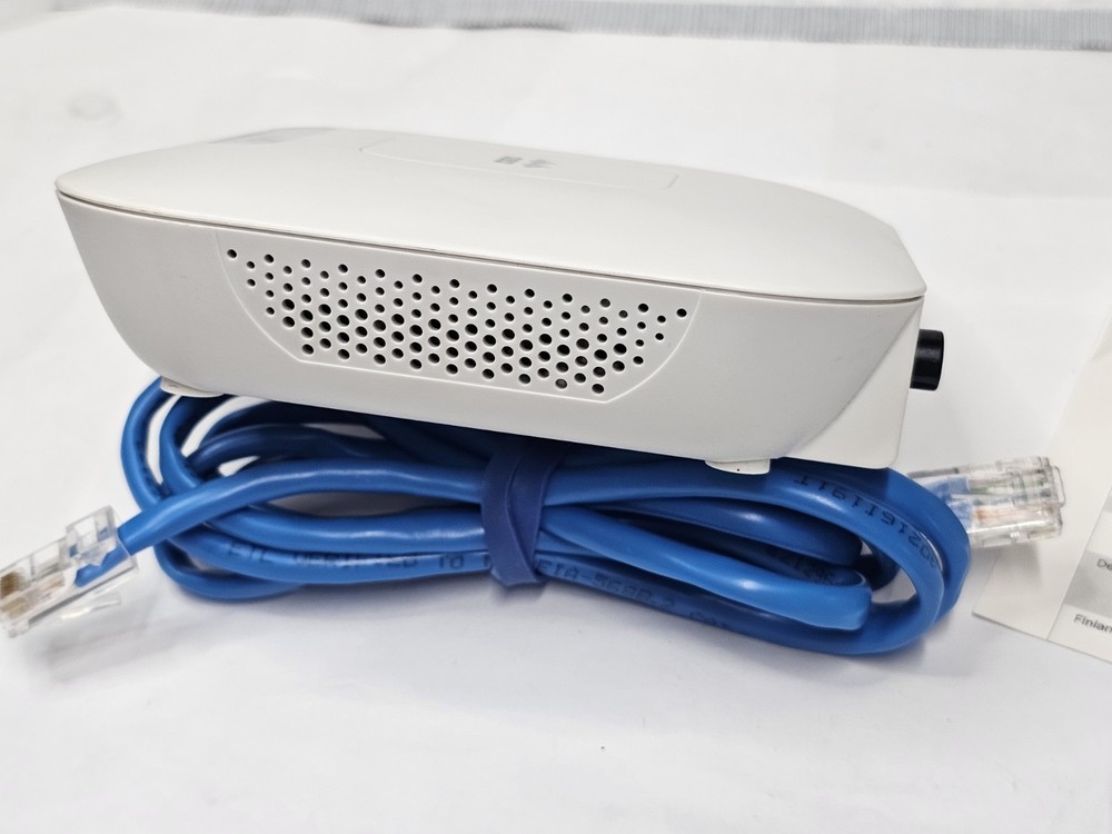 Cisco Wireless Wifi Access Point WAP121 Include Power Cord, Software, Paperwork