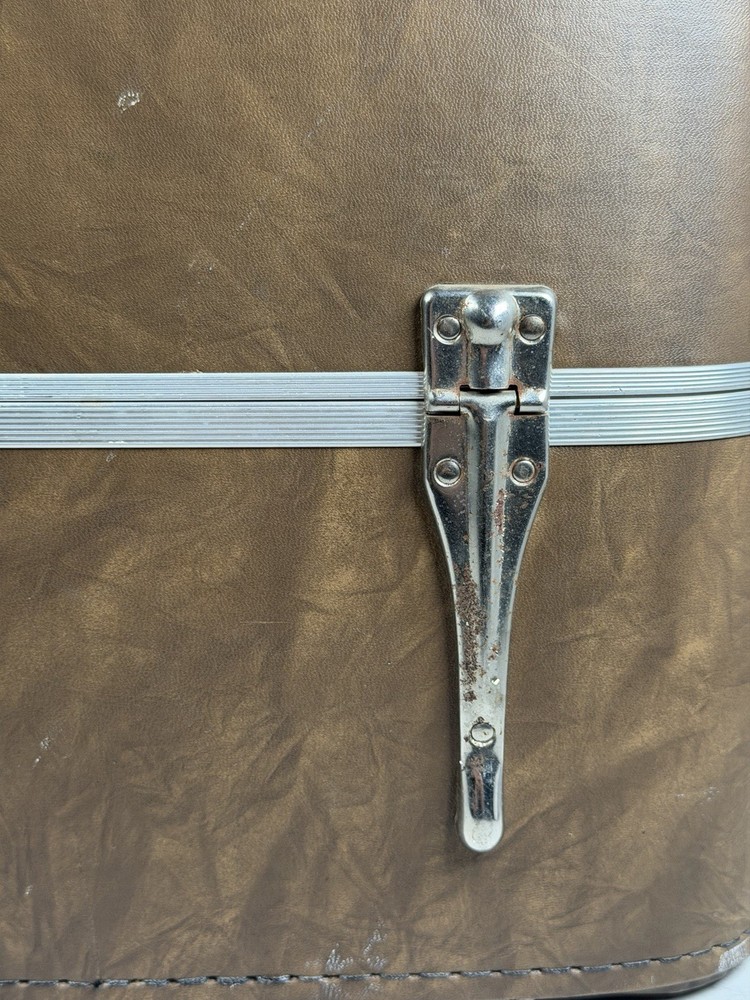 Juki Sewing Machine Model MO-634D Japan Tested Working With Case