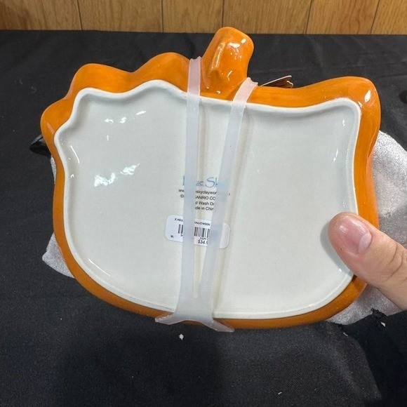 Hello Kitty Halloween bat serving dish set