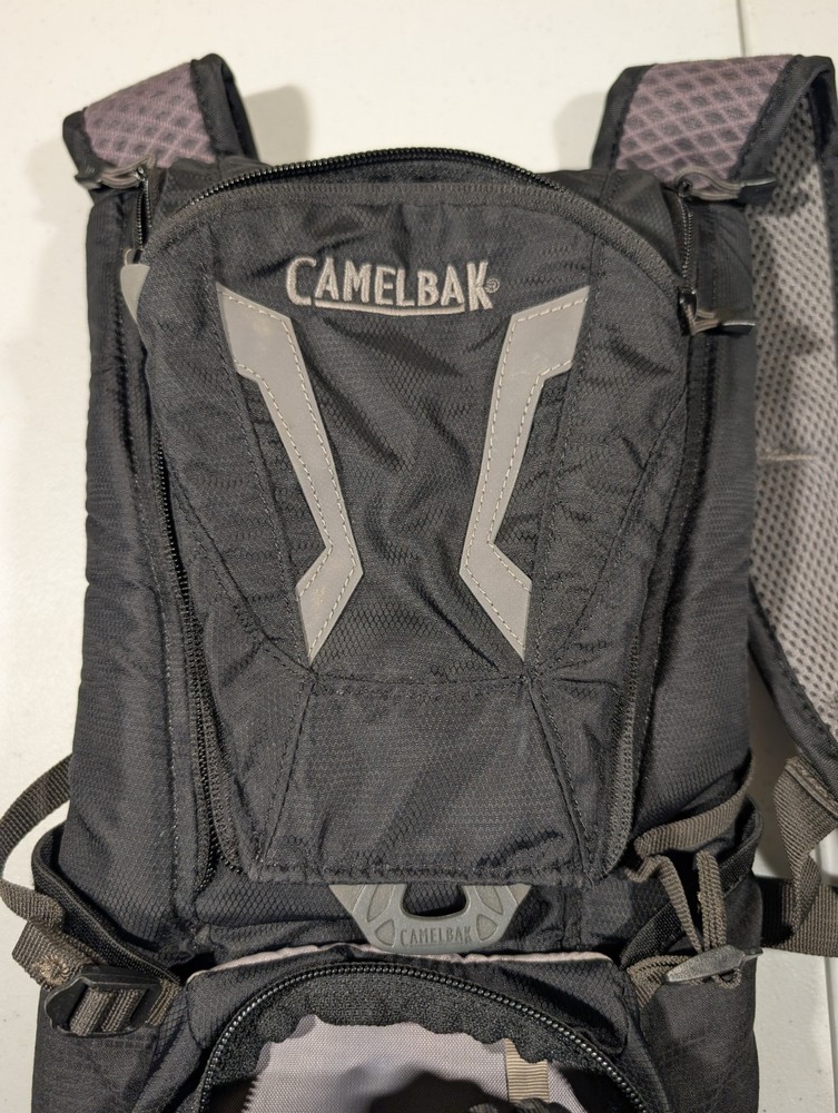 Camelbak LOBO Hydration Pack Daypack With Bladder. Hiking, Camping, Running