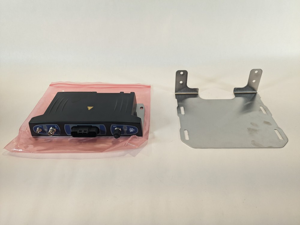 Trimble DCM300c w/ Mounting Bracket