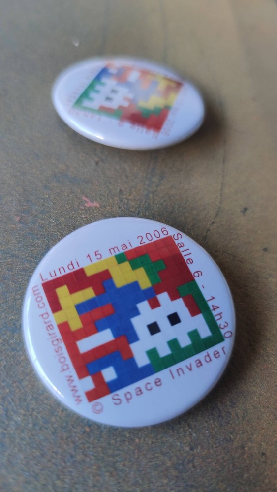 Invader duo Promo badges