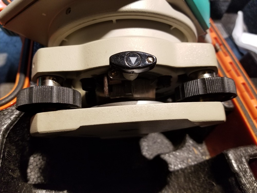 Nikon NE-100 Digital Theodolite w/case
