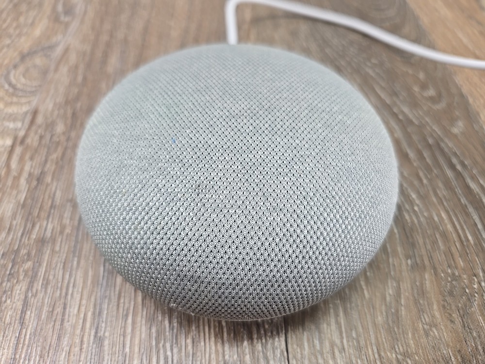 Google Home Mini Smart Speaker with Google Assistant + CABLE - White Model H0A