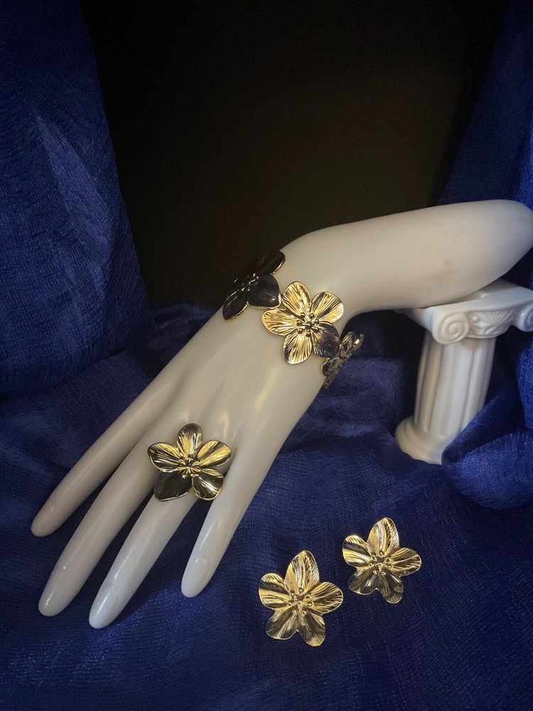 Golden Flower Jewelry Statement Set