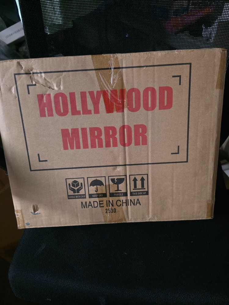 Hollywood vanity mirrow with light make up mirrow