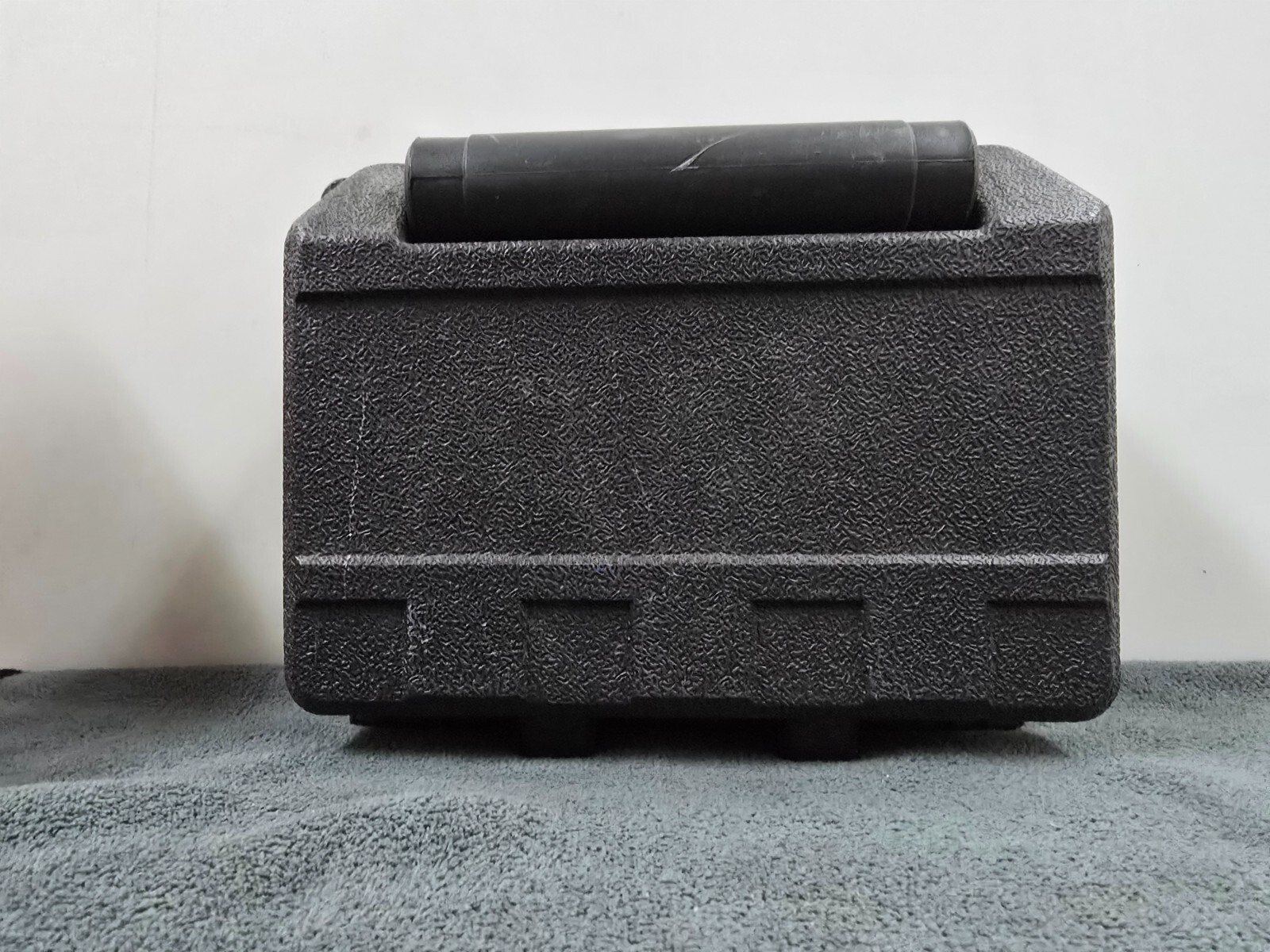 Dewalt 36 ft. Red Self-Leveling Cross Line Laser Level Batteries & Case DW08802