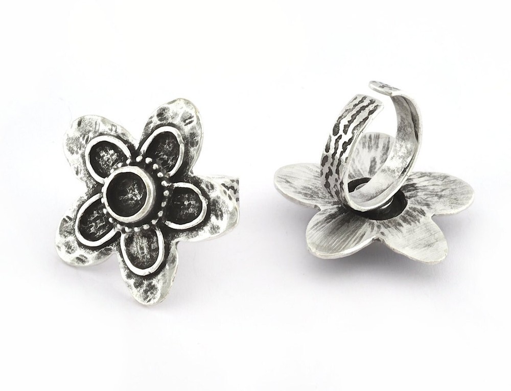 Daisy Flower Ring Adjustable Round Blank Bezel Antique Silver Plateded 5351