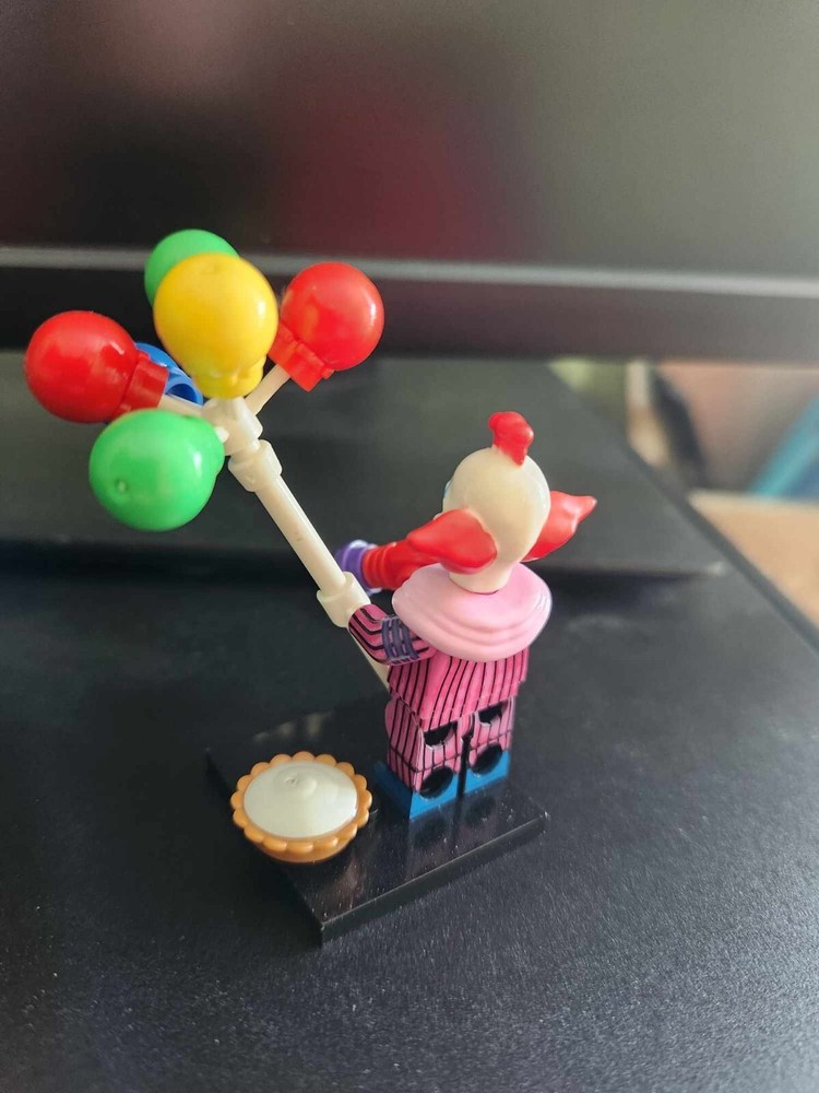 MINI KILLER KLOWNS CUSTOM Made & Printed JUMBO Plus Pie & Base