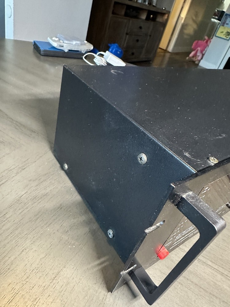 AUDIOSOURCE EQ-ONE EQUALIZER SPECTRUM ANALYZER & PINK NOISE GENERATOR