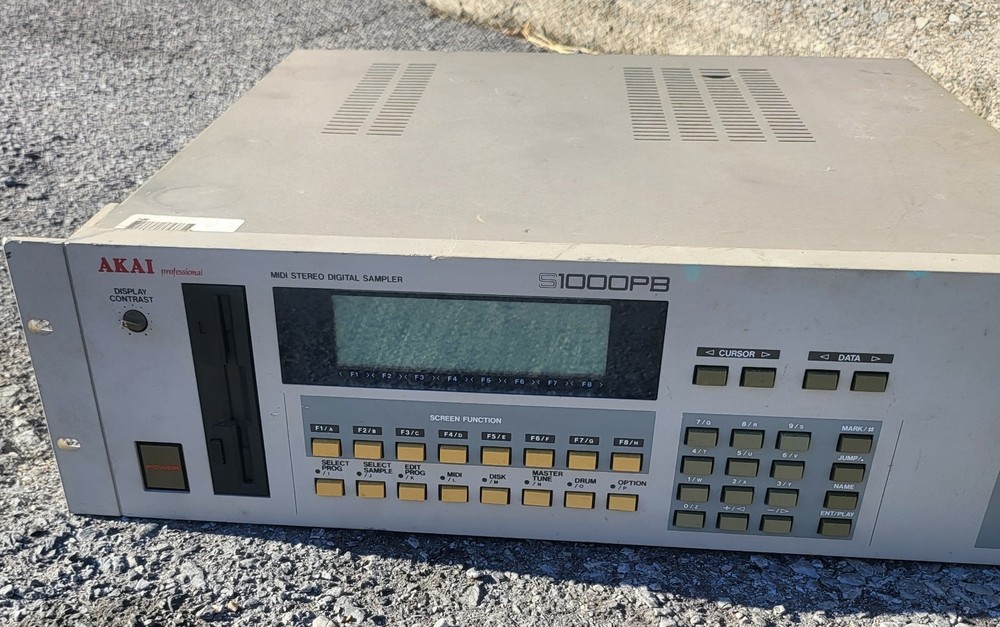 Akai S1000PB MIDI Stereo Sampler