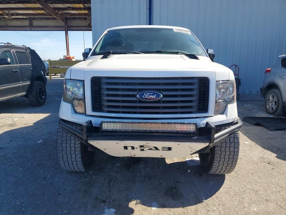 F150      2010 Glove Box 4988081