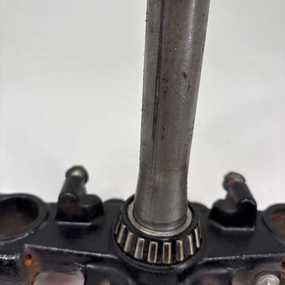 SUZUKI DR125 2009 BOTTOM LOWER YOKE #D24