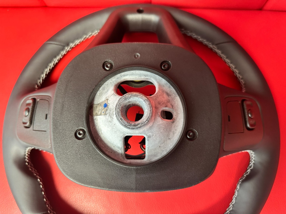 JEEP STEERING WHEEL LEATHER MULTI FUNCTION LEATHER STEERING WHEEL GENUINE NEW...